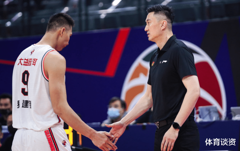 广东男篮|19分大胜！广东锁定联盟第5，CBA季后赛名单出炉，送山东天津神助攻
