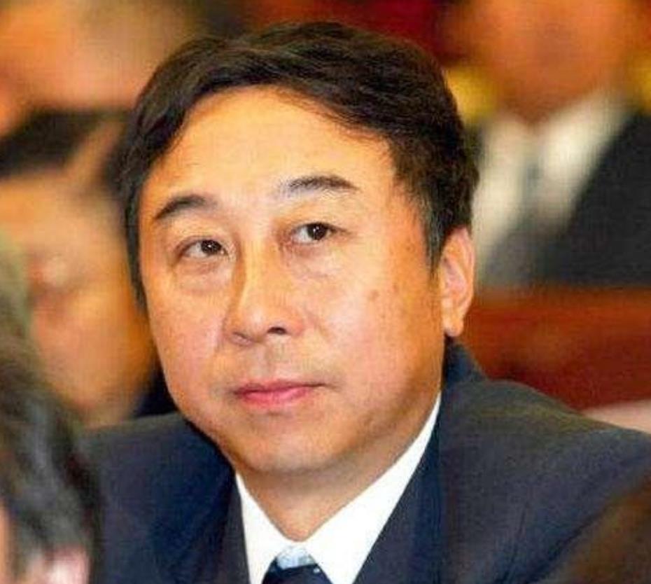 冯巩|冯巩:47岁时被美女保姆索要50万分手费,他老婆的做法让人钦佩