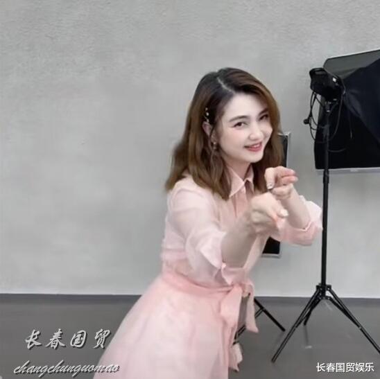 洪欣|洪欣近照曝光，端庄文静身材姣好，无修生图暴露50岁真实颜值