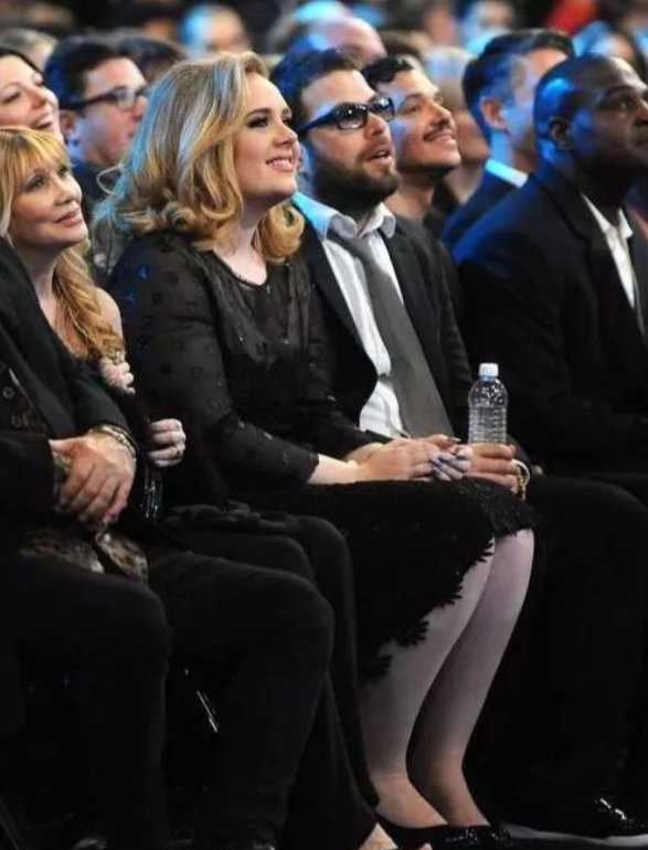 阿黛尔|阿黛尔身价是1.5亿，不但拒养生父，还任其惨死地下车库？