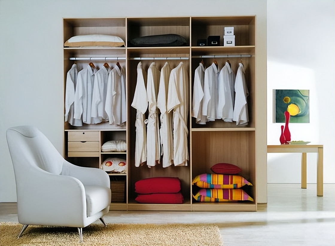 定制衣柜用密度板好不好？优缺点是什么，如何选购才不会被坑？