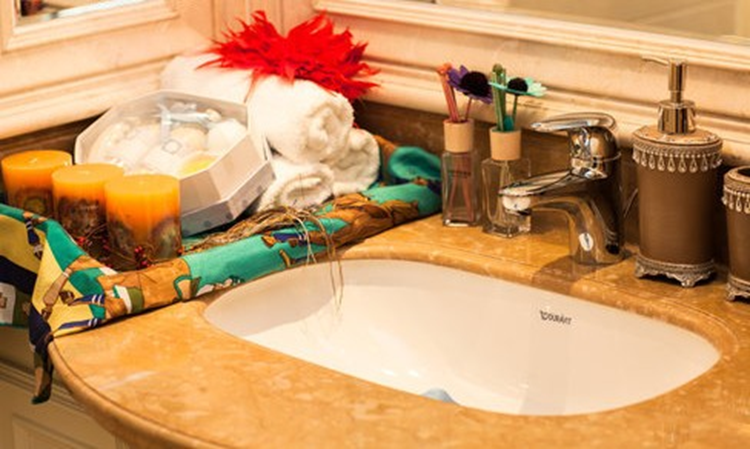 浴室东西太乱不美观?不怕,一个浴室柜帮你搞定!