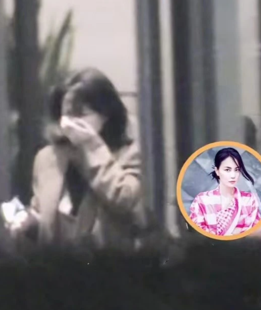 王菲|疑与谢霆锋情变？53岁王菲现身捂脸痛哭，披头散发情绪不佳状态差