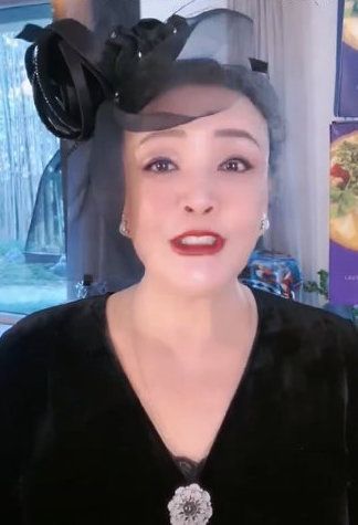 汪小菲|大S再婚的头纱都是汪小菲买的，张兰特意直播戴头纱，讽刺前儿媳