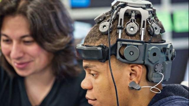 进入虚拟世界！马斯克的脑机接口，会成为人类最后一个发明吗？