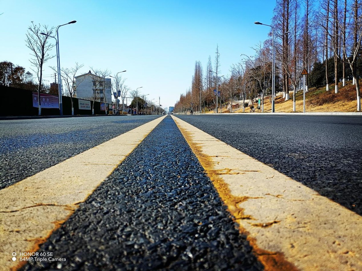 幽靈線|榮耀60 SE評測：僅售2199元，打破屏幕天花板是什么體驗？