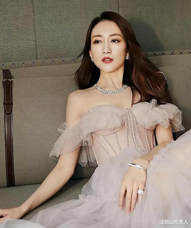 眉笔 ?30岁前显老，30岁后耐看的脸长啥样？这2点让女人越来越显嫩