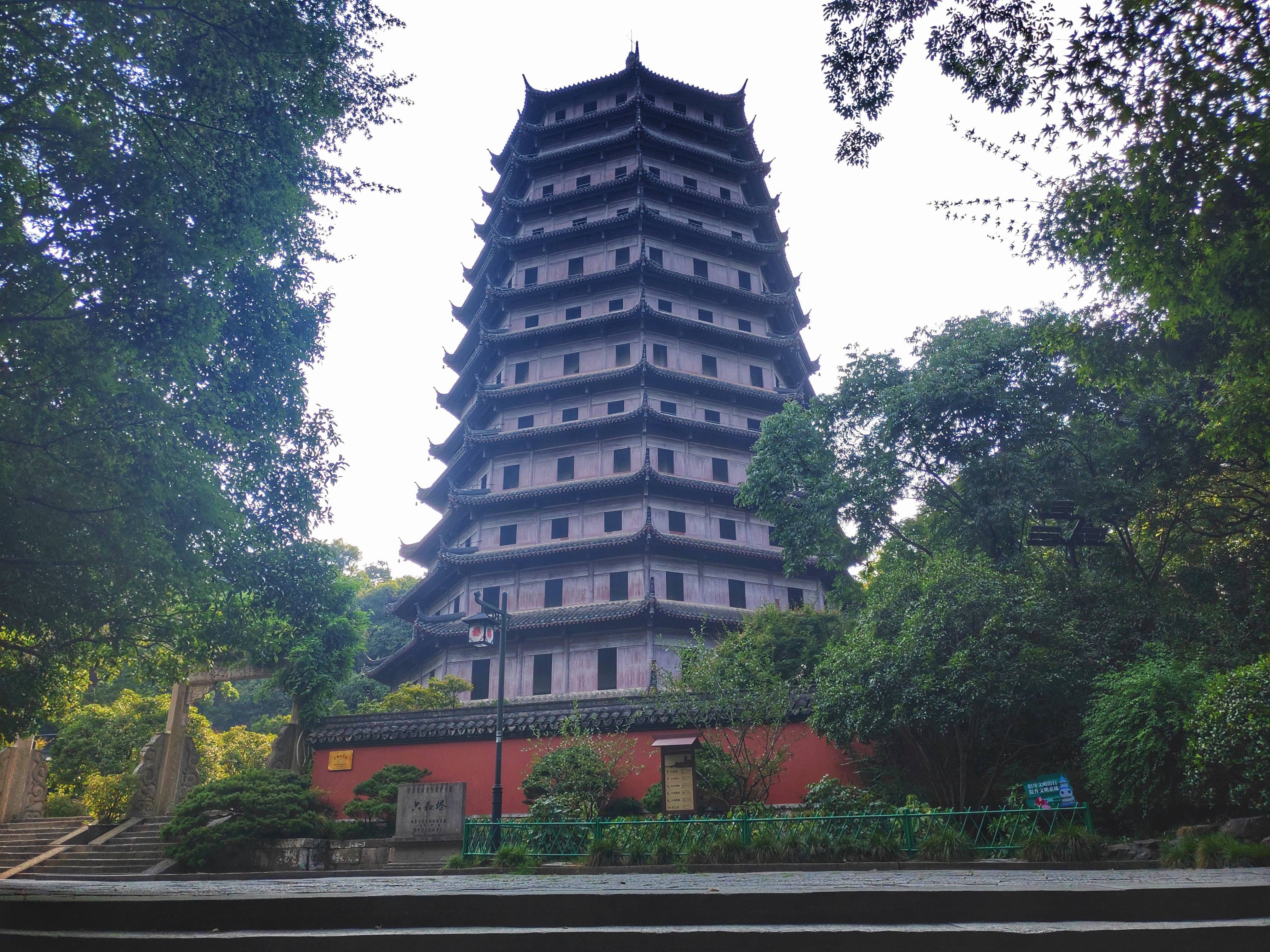 钱塘江|千年古塔杭州地标，钱塘江边的最佳观景点，梁思成丈量过每根斗拱