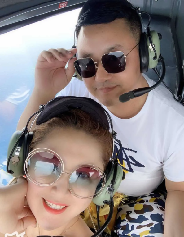 唐鉴军|这叫没钱?唐鉴军晒老家豪宅,6000万家具,百万名画,花费过亿