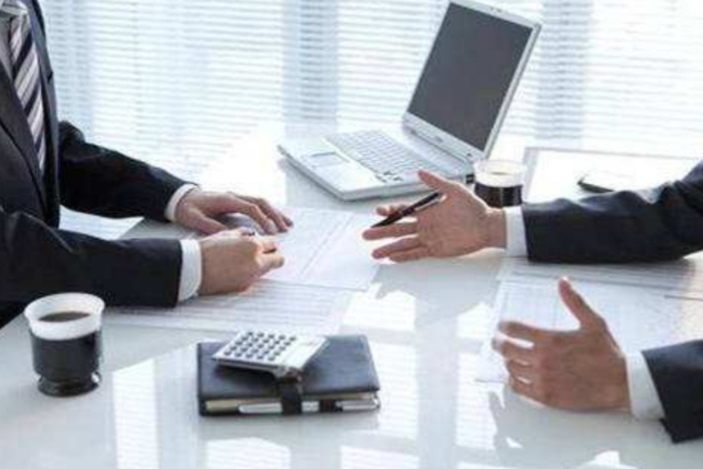 公募|就业率“亮红灯”的几大专业，985毕业也难找工作，还需谨慎报考