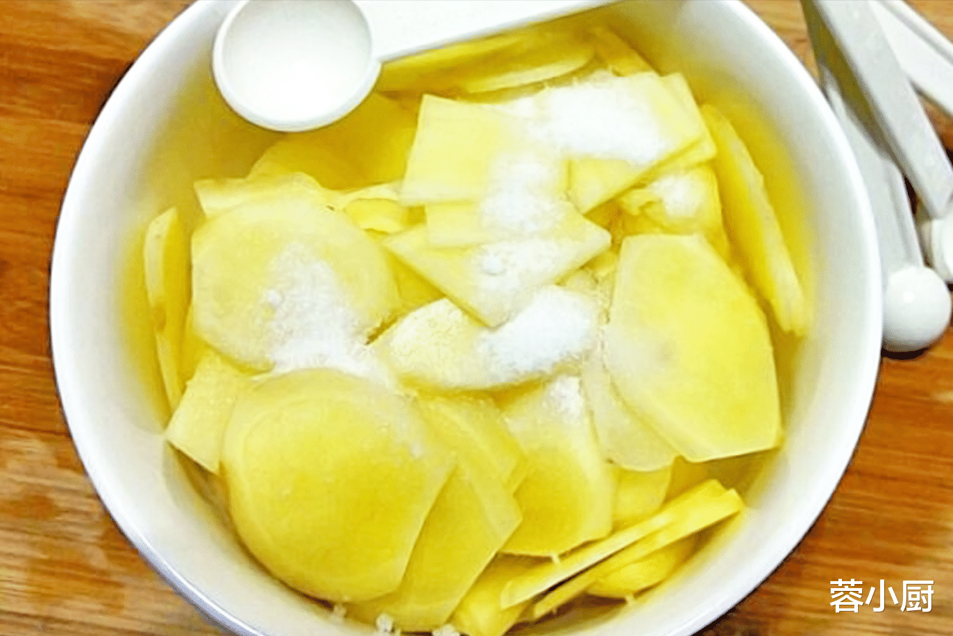 快入伏了，建议：多吃3绿3黄，少食2果，祛暑安心，三伏天少遭罪