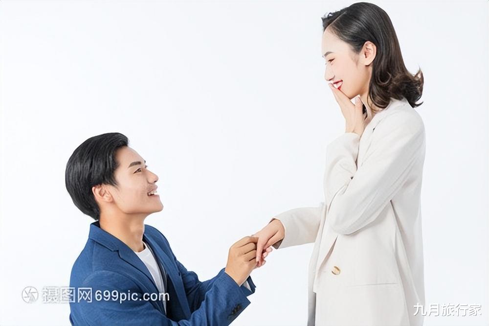 “丫头别怕”女儿被打,父母开一天车来接,远嫁女:我错了