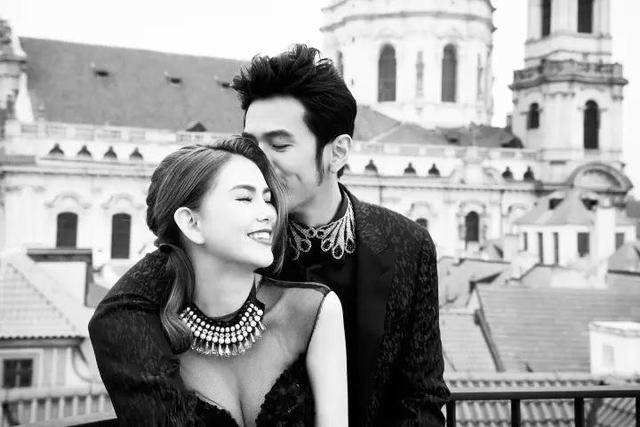 周杰伦|昆凌晒照为周杰伦庆生，身穿情侣装超甜蜜，两个孩子近照可爱