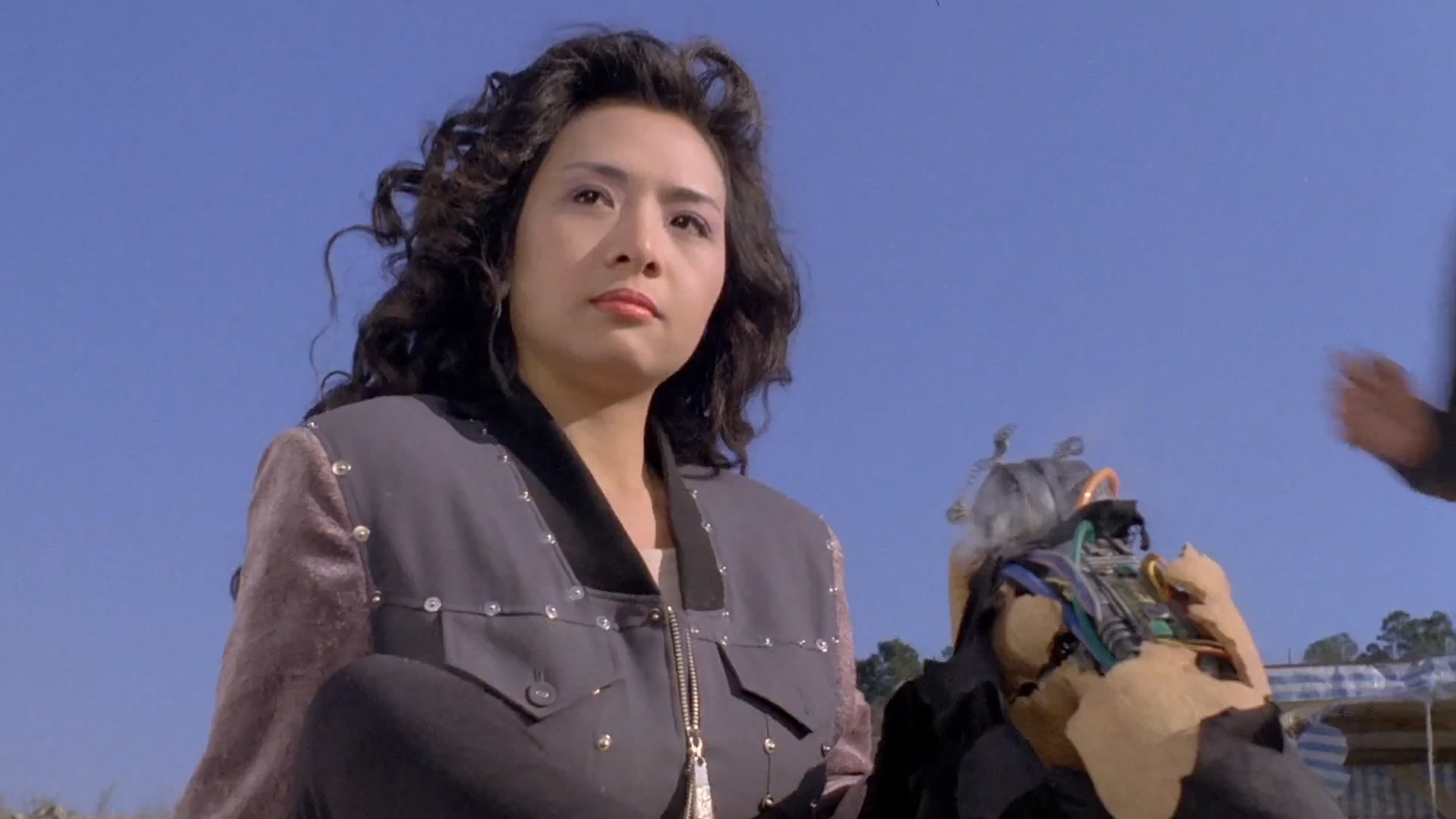 姐姐|叶子楣变身女机器人,美女三人组打败邪恶机器人,科幻片女机器人