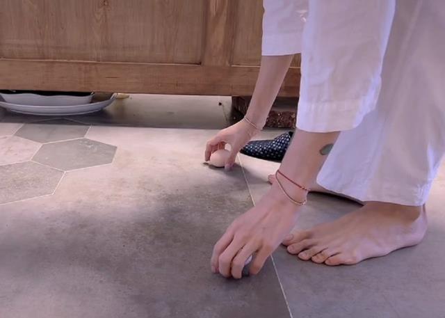 陕西|因一双脚火出了圈,医学生VS美术生相争,网友:这脚比标本还好看