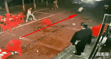 细思极恐!唐山烧烤店打人案:黑暗的巷子里发生了什么?