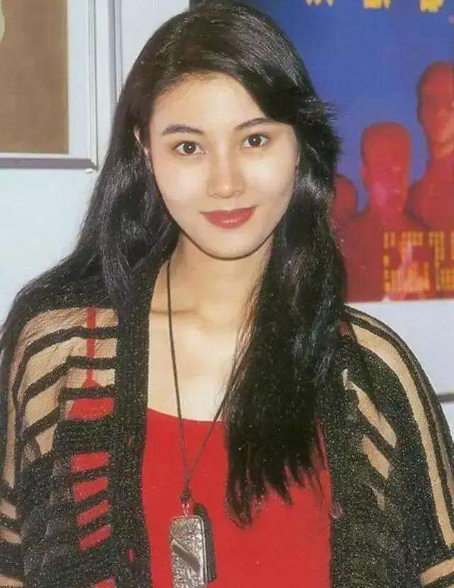 甄芯|52岁李嘉欣病重原因曝光，疑因过量服用减肥药，险些变成植物人