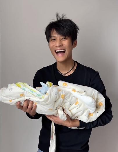 疯狂|疯狂小杨哥家曝出丑闻，爸爸发私密照到群内，大儿媳才生下女儿