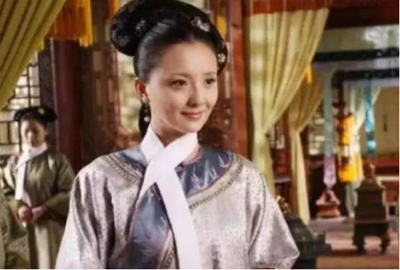 杨紫|原来杨紫的经纪人是她，还是很多大热剧的配音演员，看到身份后，杨紫真幸福！