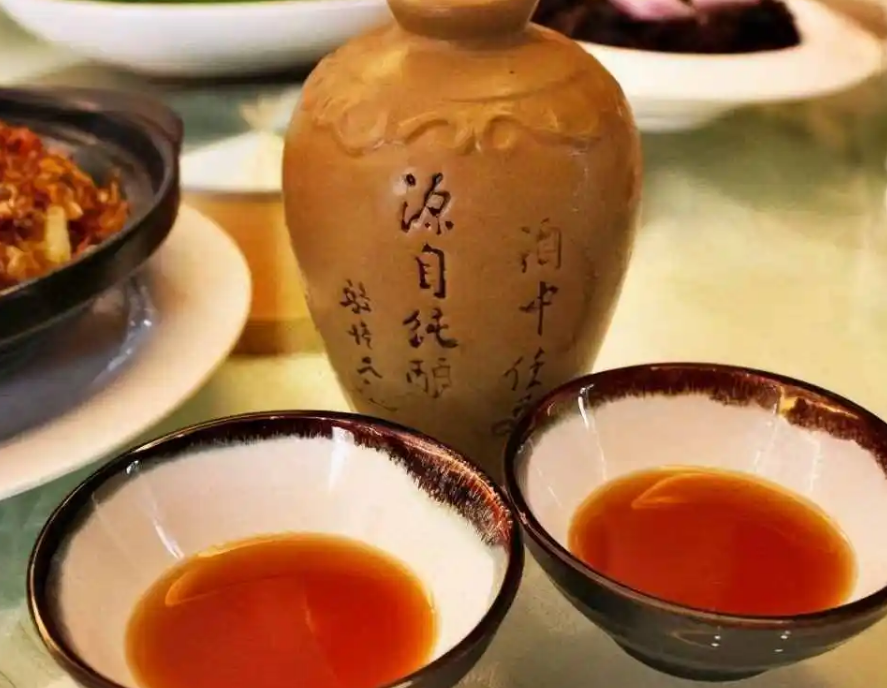 黄酒流传千年之久，曾也是家喻户晓的国酒，为何后来被白酒替代？