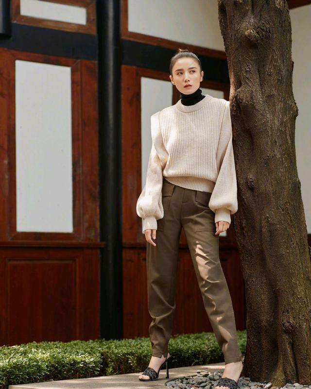 敬业|还在纠结入春怎么穿？多看看小宋佳的私服，为你解锁更多穿搭方式