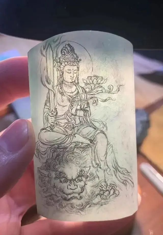 翡翠|一块高冰的翡翠片料,俏色巧雕文殊菩萨,成品太迷人了!