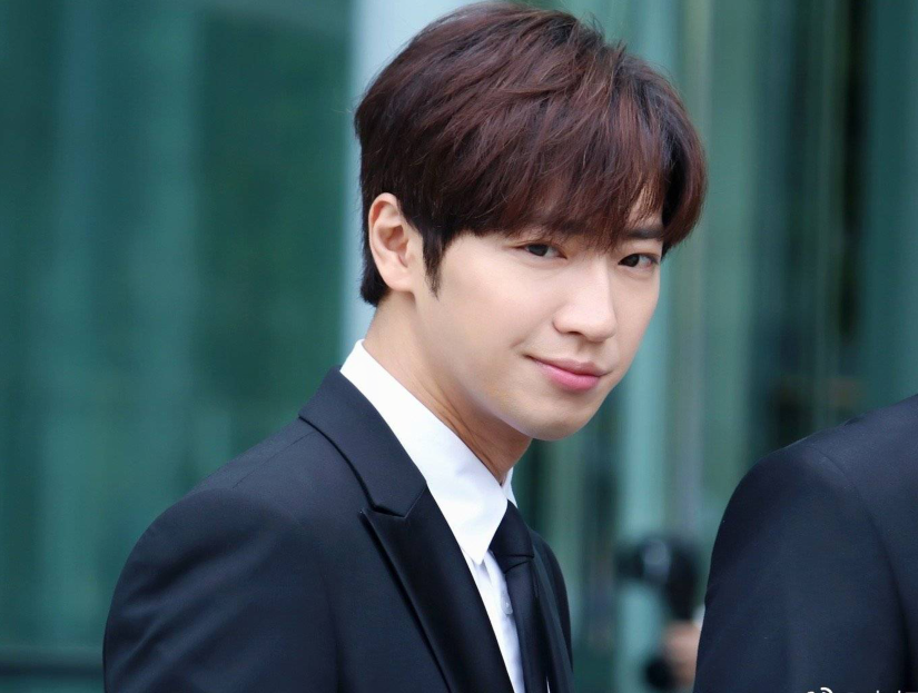 李相烨|韩国演员李相烨，出道十三年才走红，还撞脸EXO金俊勉！