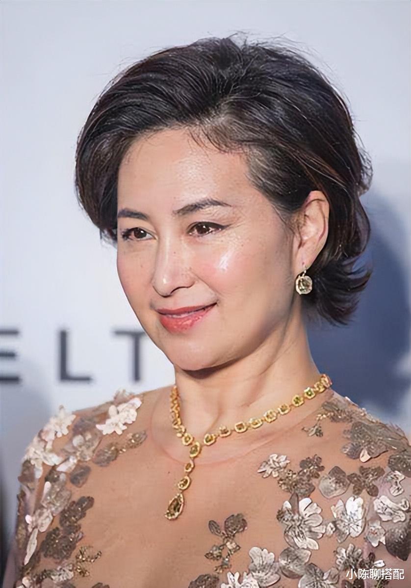 编发 真正有眼界的女人，穿衣打扮不会太张扬！瞧这几位真名媛就知道了