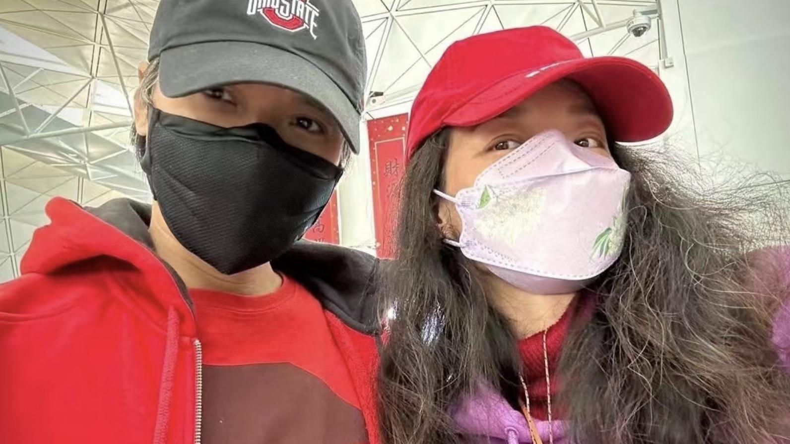 舒淇|冯德伦春节晒夫妻合影秀恩爱，46岁舒淇秀发毛糙，好多白发太真实