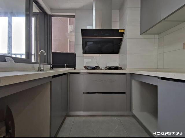 110平现代简约风格,设计悬空电视墙,儿童房布置两张床很实用