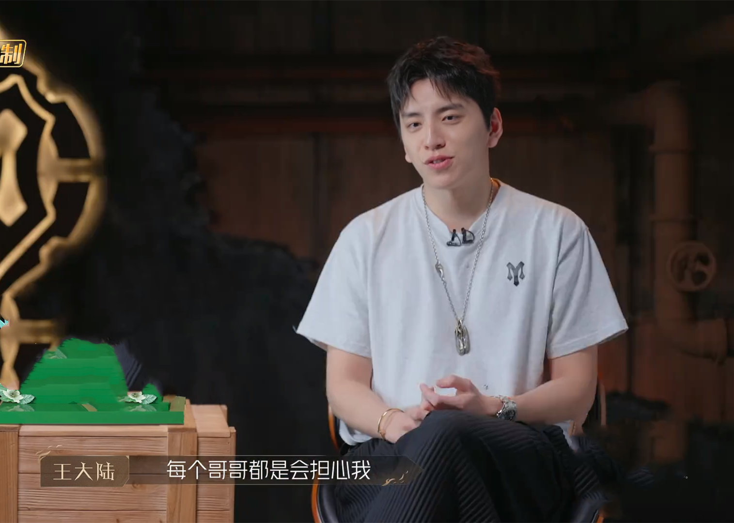 刘恺威|刘恺威落寞离开,郑钧无情揭露,《披哥2》展现娱乐圈残酷一面