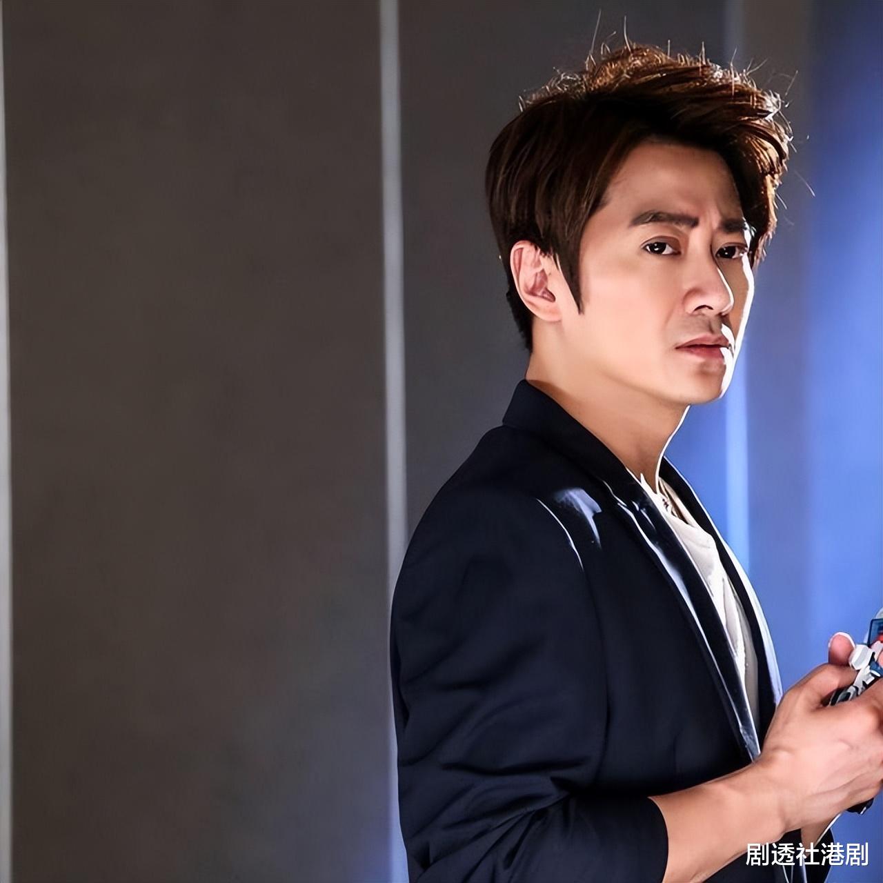 孙耀威|有心!香港知名男星携妻现身广州向医护派饮品,做善心却被指做秀