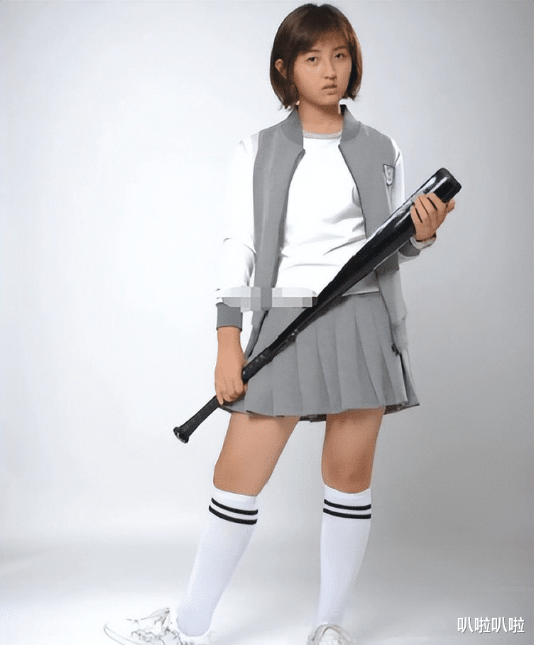 邓紫棋|看脸90斤,看腿150斤,这7位女星小脸配粗腿,身材太不协调