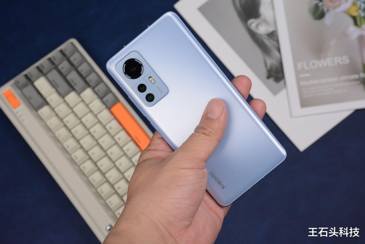 小米科技|小米第二代“高颜值”手机，外观与小米12相似，有望2599元起售！