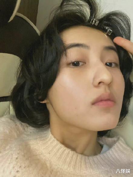 焉栩嘉|焉栩嘉机场回应与张子枫恋情，怒怼网友：没时间跟你们耗，闪开