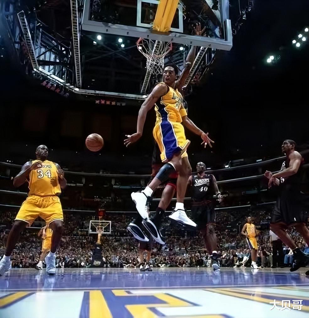 查尔斯·巴克利|21世纪NBA仅有6位超巨：邓肯巅峰硬刚鲨鱼科比，字母哥还不够格