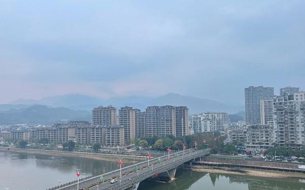 浙江省|绚烂璀璨的浙江小城,被誉为“青瓷之都”,一种“兵器”男人都爱