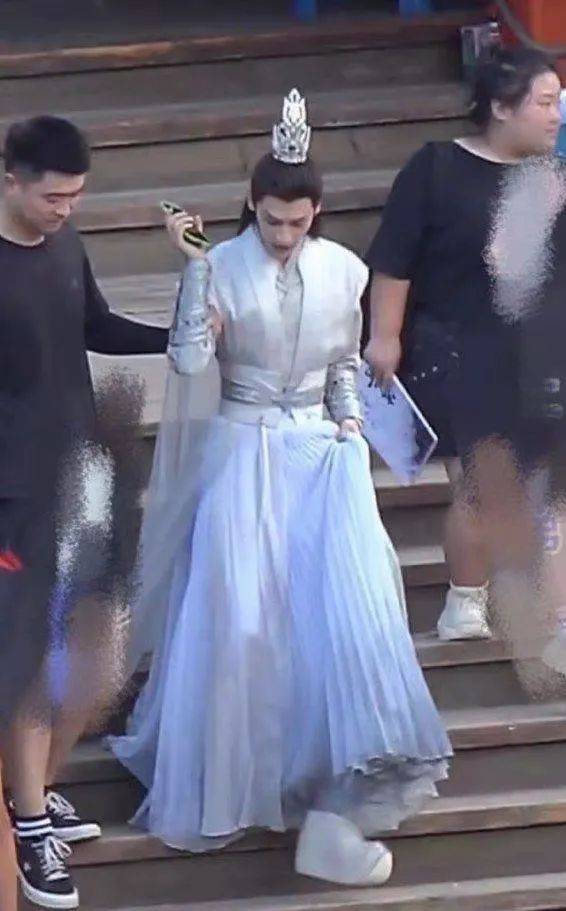 帅哥|娱乐圈6位“半身帅哥”,单看脸帅气无比,一看走路姿势仙气全无