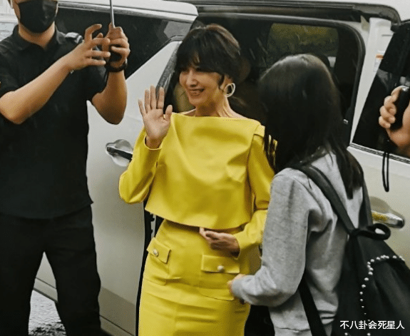 修图|大龄女星扮嫩群像,精修是少女、生图像奶奶,优雅老去不好吗?