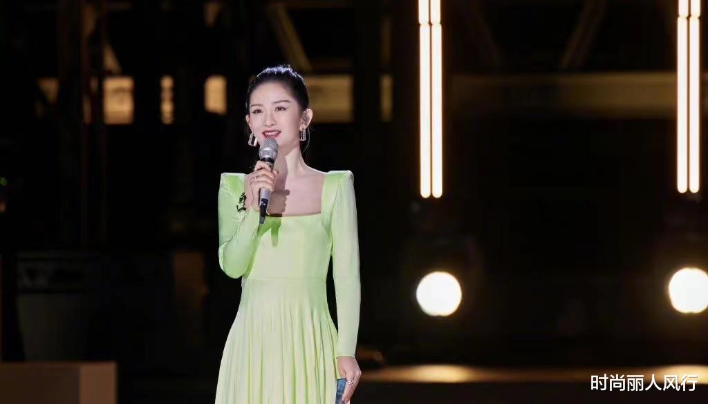 谢娜 谢娜主持浪姐赚大了,二公造型还没曝光就要火,两次亮相都太完美