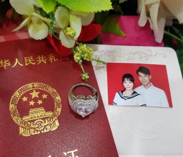 陈紫函|第一渣女复出！艳压AB，曾是整容模板：还被小9岁高富帅宠上天