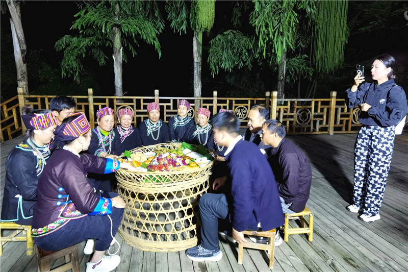 曼谷|11日去龙誉国际 游购文山好礼 看精彩非遗