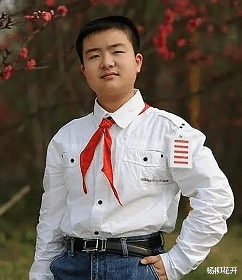 林妙可|曾经的“五道杠少年”,如今泯然众人,当年泼冷水的我们也有错?