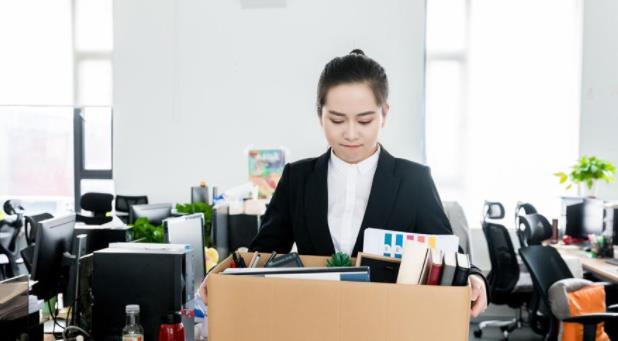 富川|2位同事退休时的状态,让我明白了3个“职场潜规则”,你懂了吗?