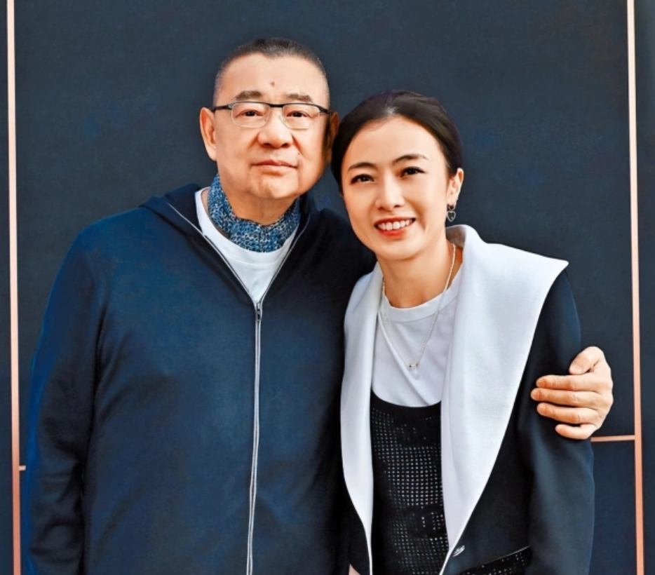 吕丽君|曝吕丽君20亿家产早已亏光,有求于刘銮雄才任其羞辱