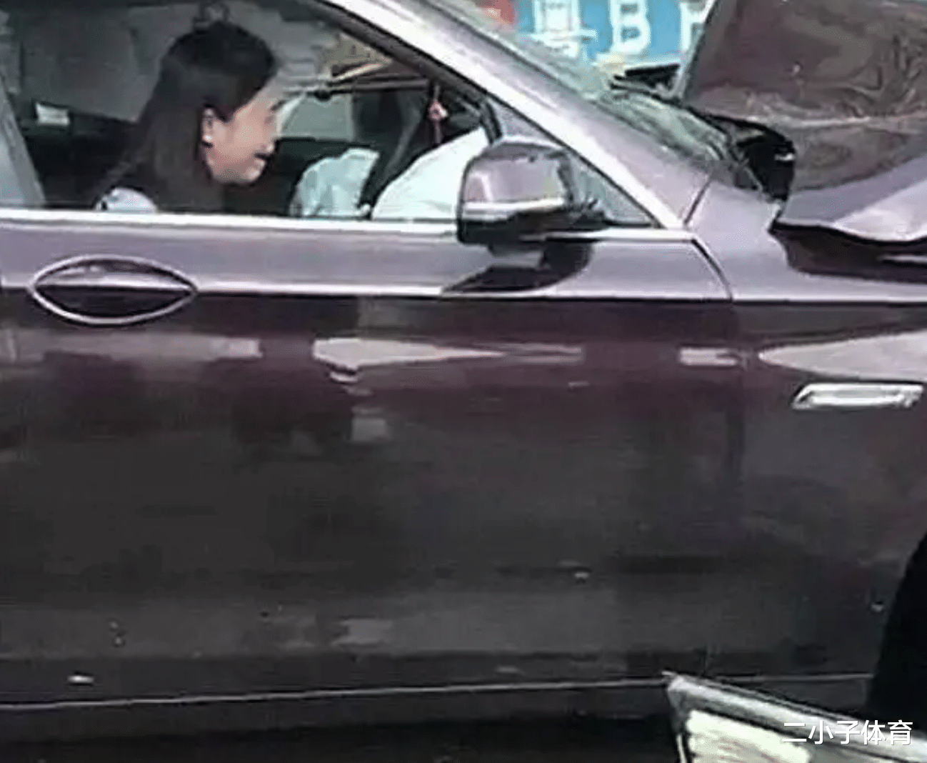 驾龄9年被女司机追尾了,女司机在事故处理中一次次的表现让我大开眼界