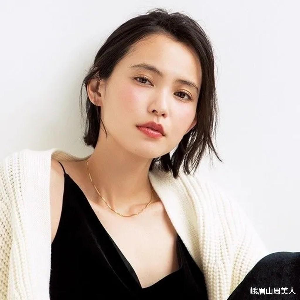 短发 ?50左右的女人，剪掉你的长发吧！试试这3款短发，发量少也照样美
