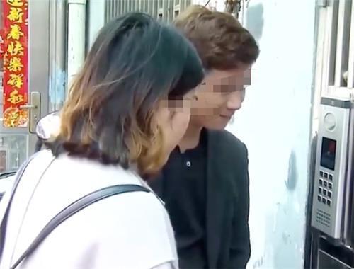 八旬老人风流一生患上绝症,半个镇都是他的子女,临终却无人相认