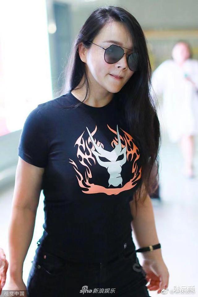 邹市明|北大毕业的央视主持人？冉莹颖审美遭疑，但为邹市明付出这么多？