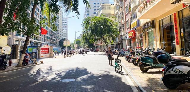 三亚|元旦假期第二天，三亚本地人“逃离”，游客喜欢玩海